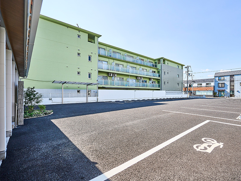 佐々木レディスクリニック駐車場